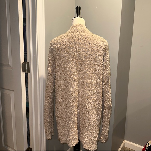 Hollister Fuzzy Knit Polyester Cardigan - Picture 6 of 9